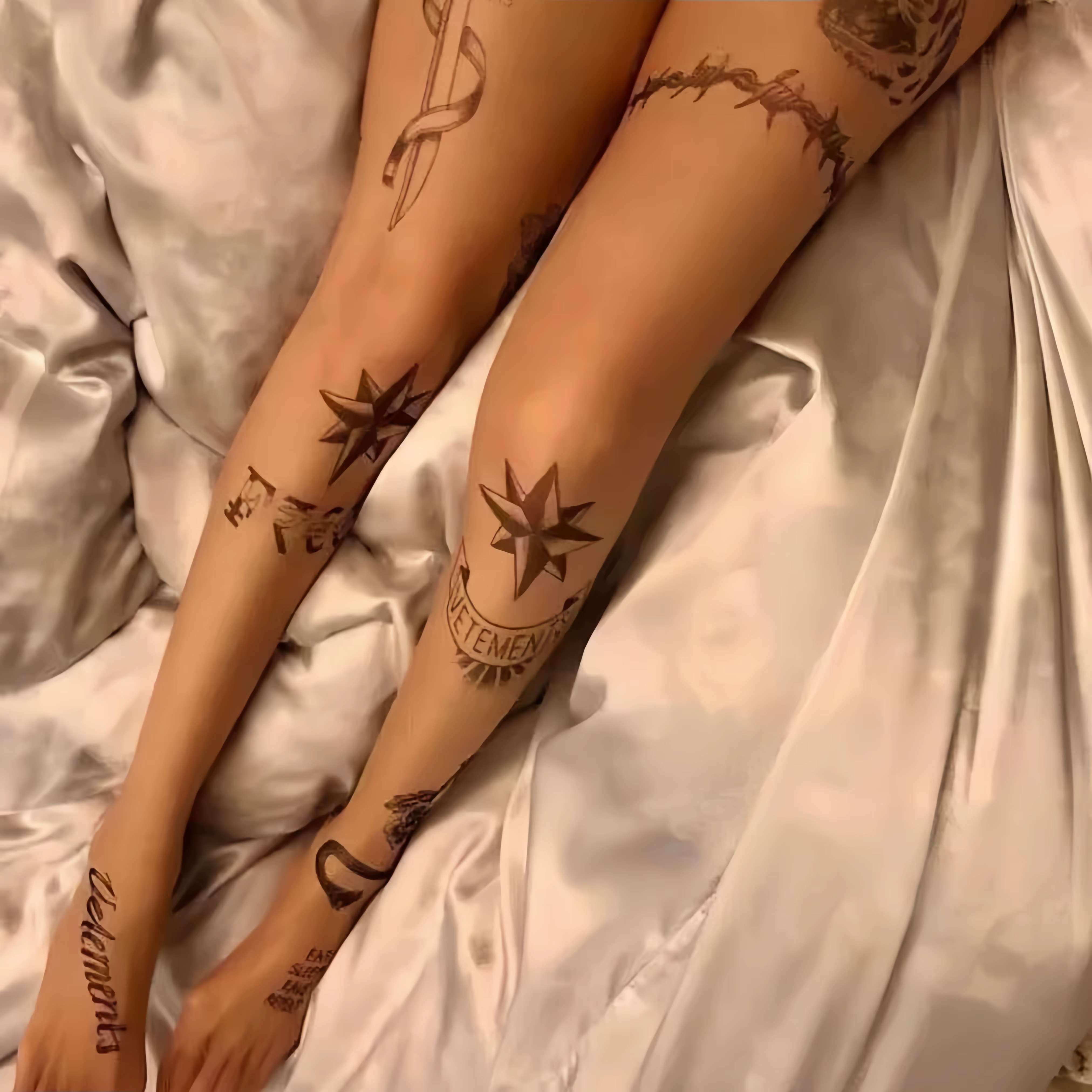 Bas de tatouage à la mode