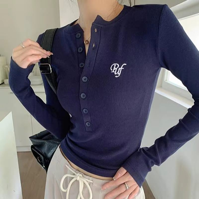 T-shirt vintage brodé pour femme 2026, coupe ajustée, col en V, manches longues, haut tendance pour tenues de printemps