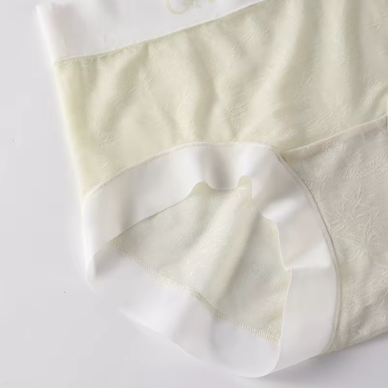 Sous-vêtements transparents pour femmes