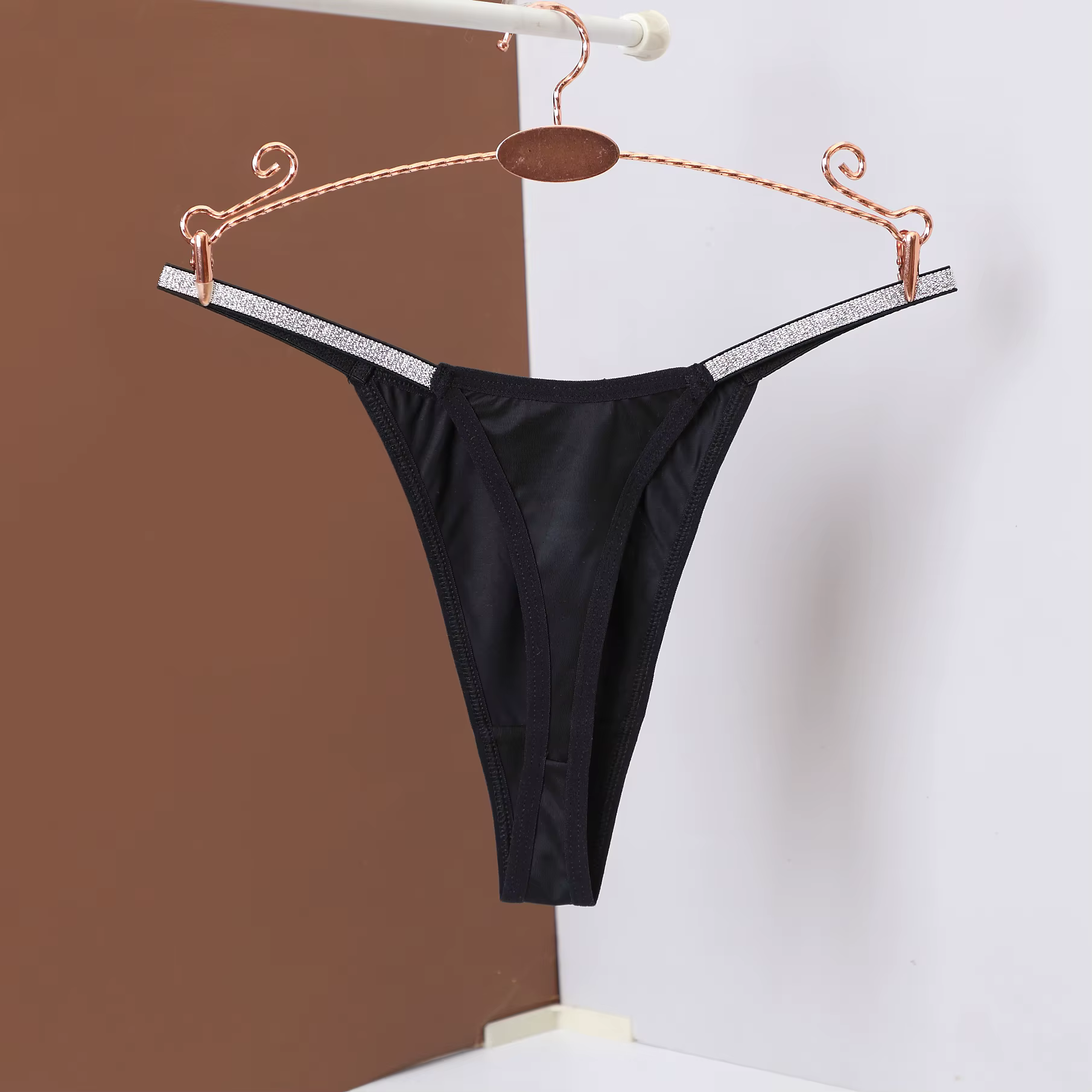 Slip string pour femmes