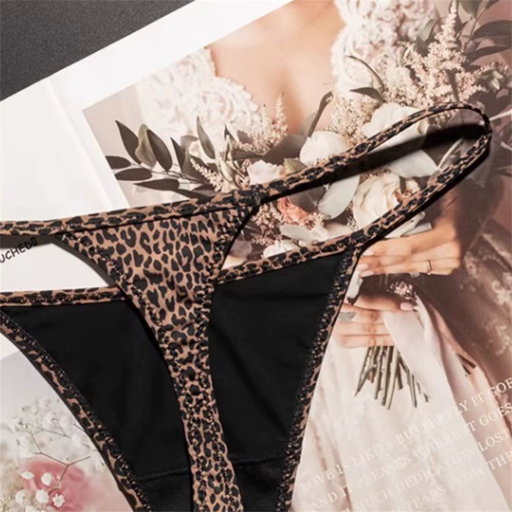 String imprimé léopard pour femmes