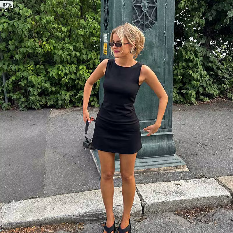 Femme robe sans manches tricot mince a-ligne femme col rond sans sept Mini robes gaine 2025 vêtements d'été Streetwear Y2K