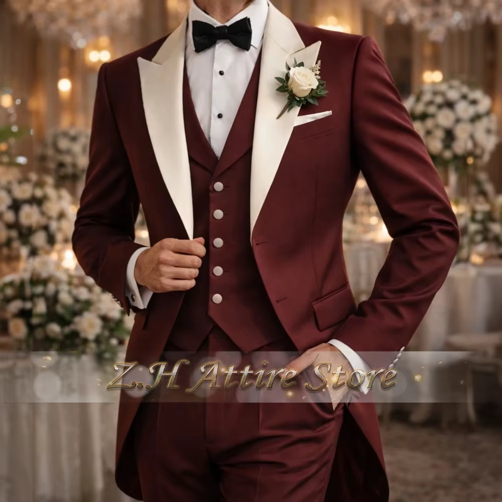 Ensemble de costume trois pièces élégant pour homme, couleur bordeaux, avec veste à revers en pointe ivoire, gilet et pantalon, smoking sur mesure pour mariage, marié, bal de promo