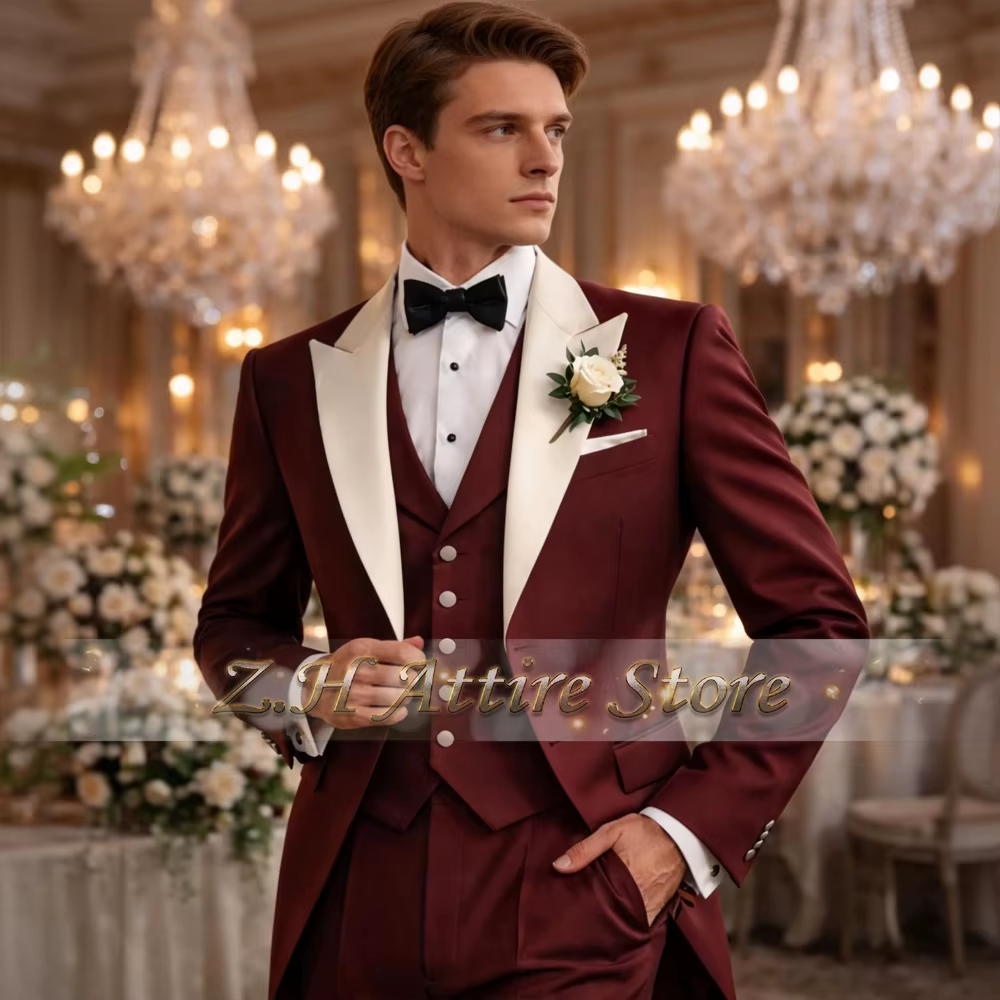 Ensemble de costume trois pièces élégant pour homme, couleur bordeaux, avec veste à revers en pointe ivoire, gilet et pantalon, smoking sur mesure pour mariage, marié, bal de promo
