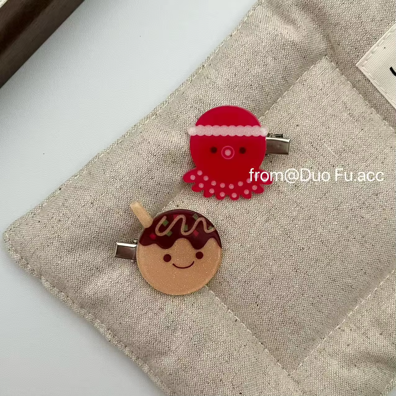2 pinces à cheveux Takoyaki en forme de pieuvre pour femmes, barrettes en acrylique mignonnes édition limitée Osaka, accessoires de coiffure à thème alimentaire, bijoux