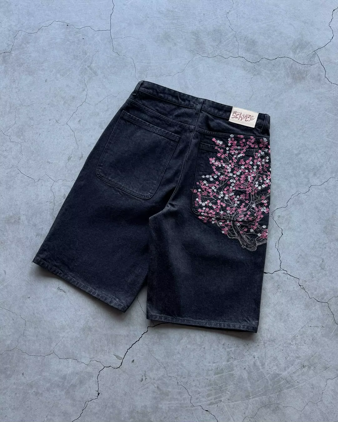 Nouveaux hommes noir imprimé fleuri Denim Shorts Unique Design créatif été décontracté Style à la mode ajustement confortable pour le Streetwear en plein air